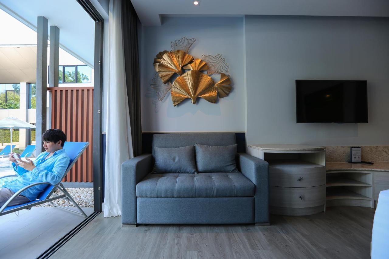 Seabed Grand Hotel Phuket - Sha Extra Plus Exteriör bild A room at the hotel