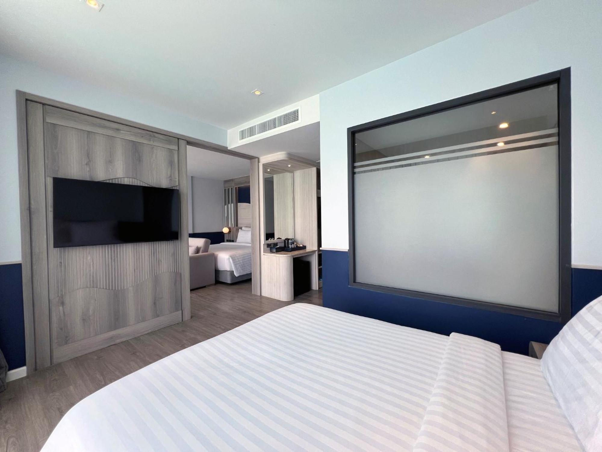 Seabed Grand Hotel Phuket - Sha Extra Plus Exteriör bild Deluxe Room