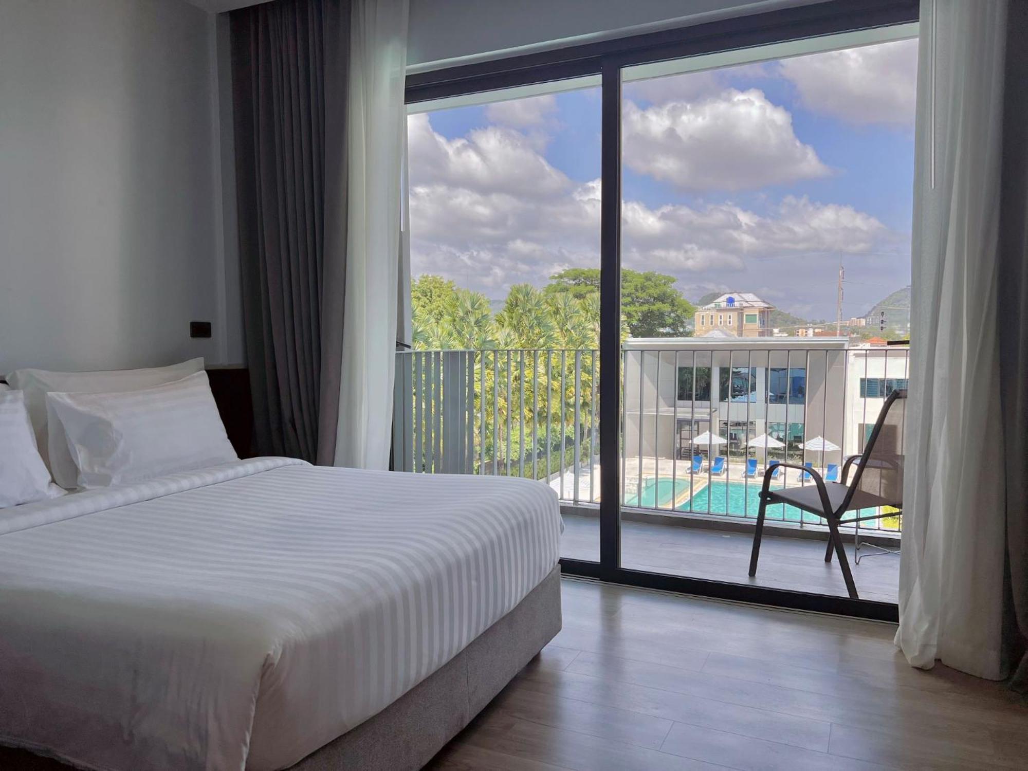 Seabed Grand Hotel Phuket - Sha Extra Plus Exteriör bild Deluxe Pool View