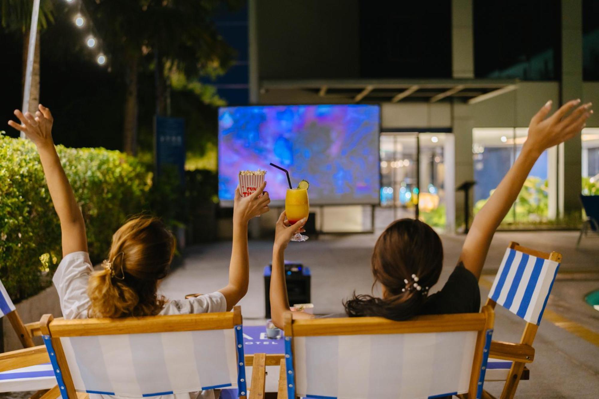 Seabed Grand Hotel Phuket - Sha Extra Plus Exteriör bild The Beach Club