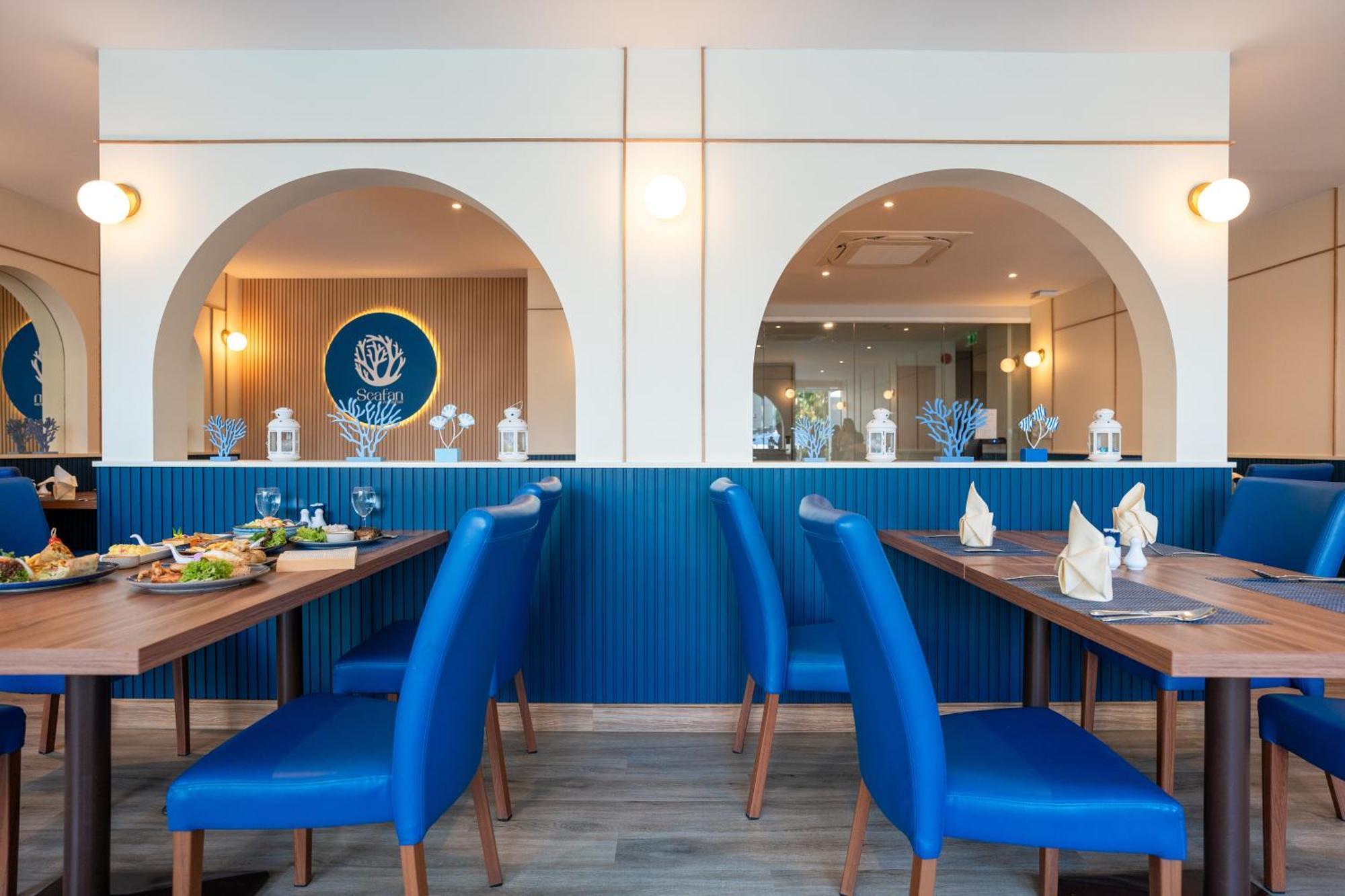 Seabed Grand Hotel Phuket - Sha Extra Plus Exteriör bild Restaurant
